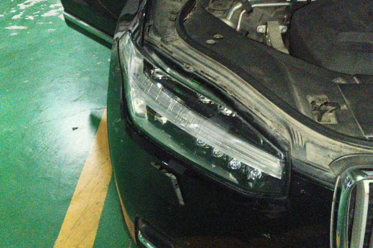 Used Volvo XC90 2018 T6 Prestige 7-Seater Right Front Headlight
