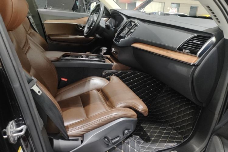 Used Volvo XC90 2018 T6 Prestige 7-Seater Right Front Seat