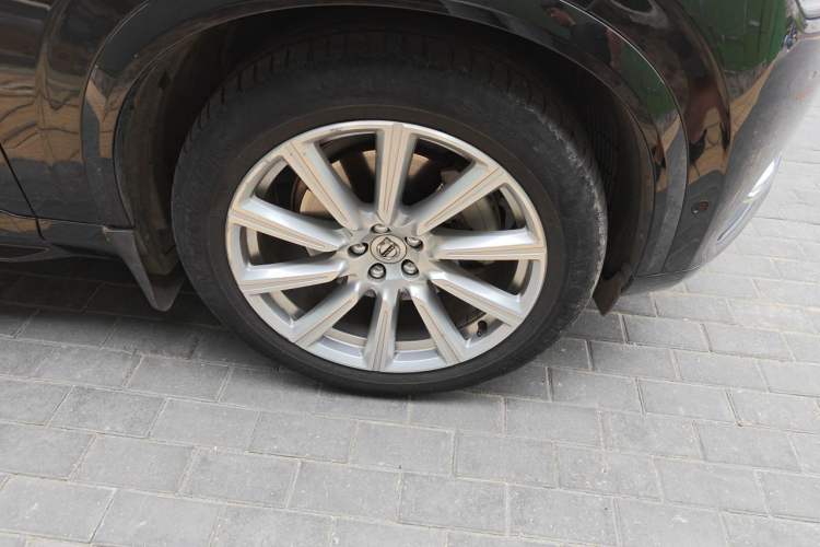 Used Volvo XC90 2018 T6 Prestige 7-Seater Right Front Wheel Hub