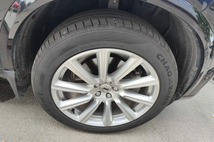 Used Volvo XC90 2018 T6 Zhiya Edition 7-seater Right Front Wheel Hub
