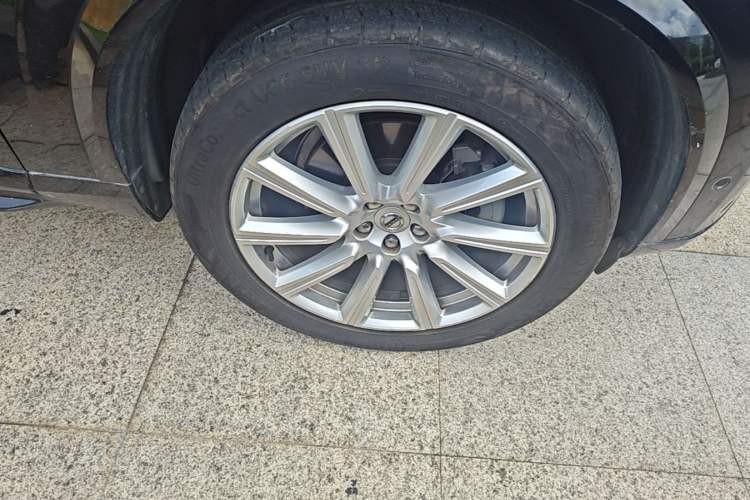 Used Volvo XC90 2018 T6 Zhiya Edition 7-seater Right Front Wheel Hub