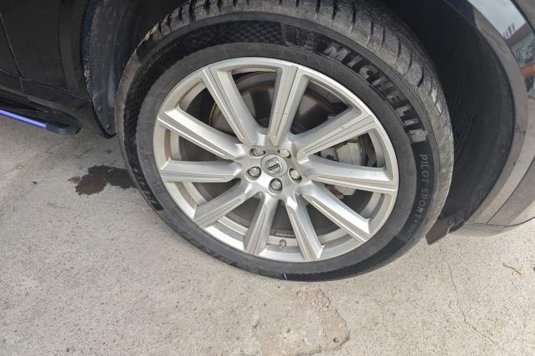 Used Volvo XC90 2018 T6 Zhiya Edition 7-seater Right Front Wheel Hub