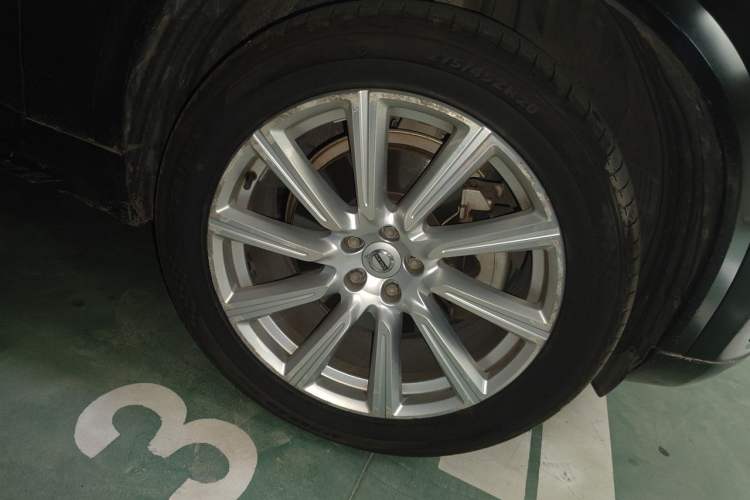 Used Volvo XC90 2018 T6 Zhiyi Edition 7-Seater Right Front Wheel Hub