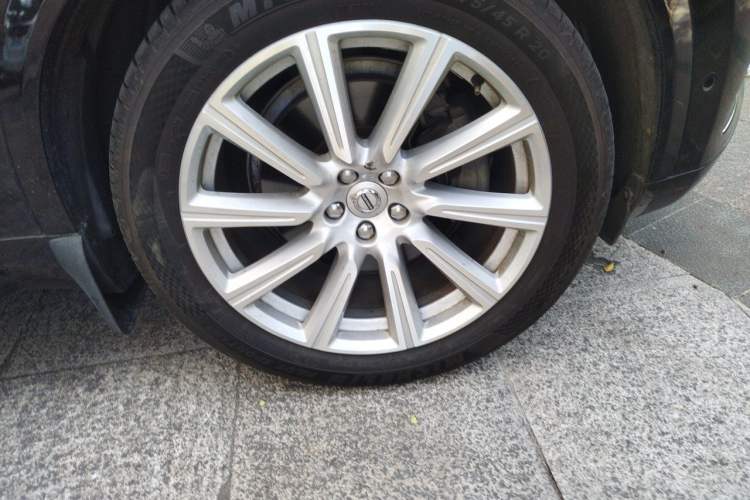 Used Volvo XC90 2018 T6 Zhiya Edition 7-seater Right Front Wheel Hub