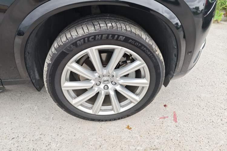 Used Volvo XC90 2018 T6 Zhiya Edition 7-seater Right Front Wheel Hub