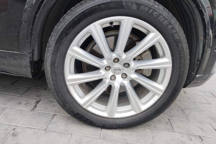 Used Volvo XC90 2018 T6 Prestige 7-Seater Right Front Wheel Hub