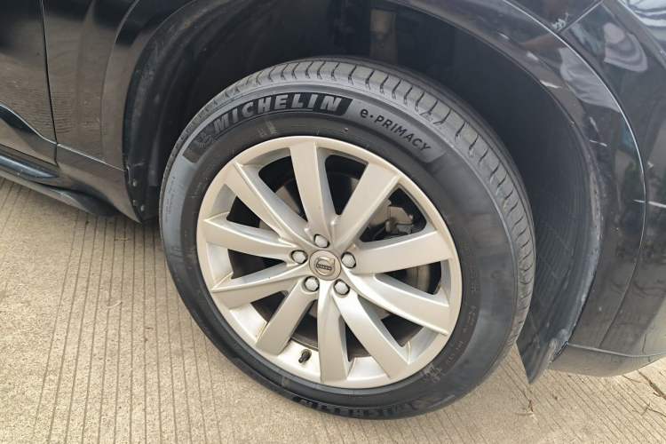 Used Volvo XC90 2018 T5 Zhiyi Edition 5-seater Right Front Wheel Hub