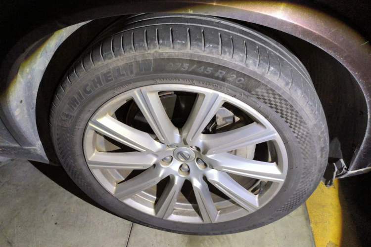 Used Volvo XC90 2018 T6 Zhiya Edition 7-seater Right Front Wheel Hub