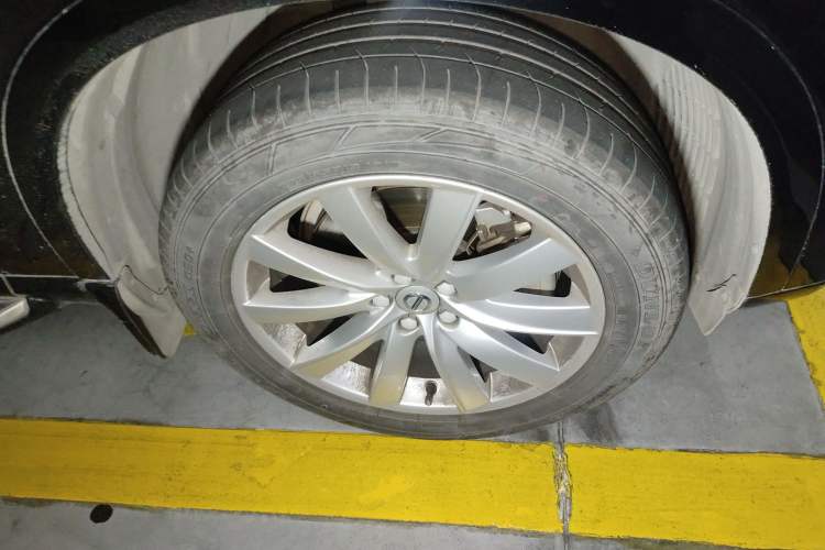 Used Volvo XC90 2018 T6 Zhiyi Edition 5-seater Right Front Wheel Hub