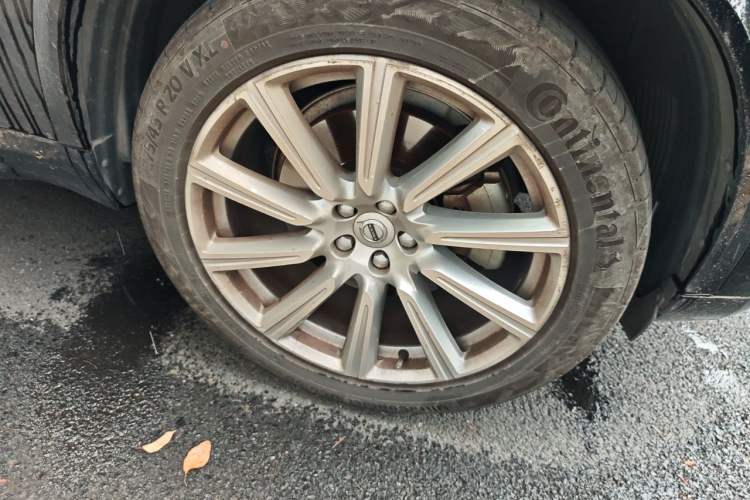 Used Volvo XC90 2018 T6 Prestige 7-Seater Right Front Wheel Hub