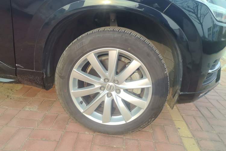 Used Volvo XC90 2018 T5 Zhiyi Edition 5-seater Right Front Wheel Hub
