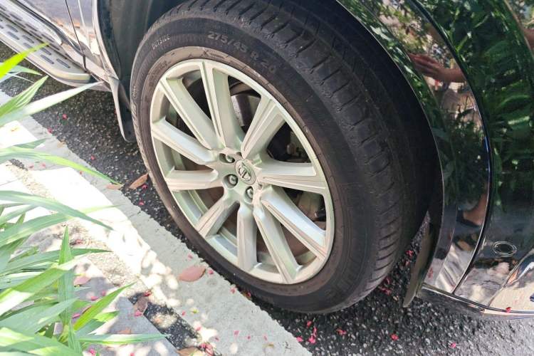 Used Volvo XC90 2018 T6 Zhiya Edition 7-seater Right Front Wheel Hub