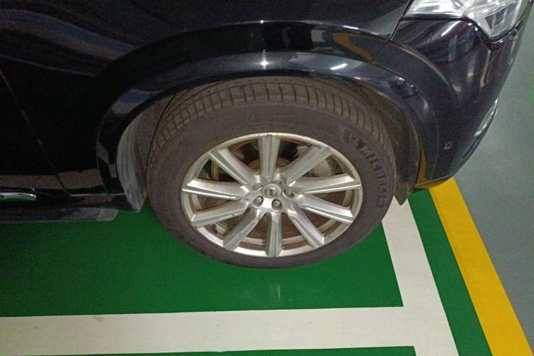 Used Volvo XC90 2018 T6 Prestige 7-Seater Right Front Wheel Hub