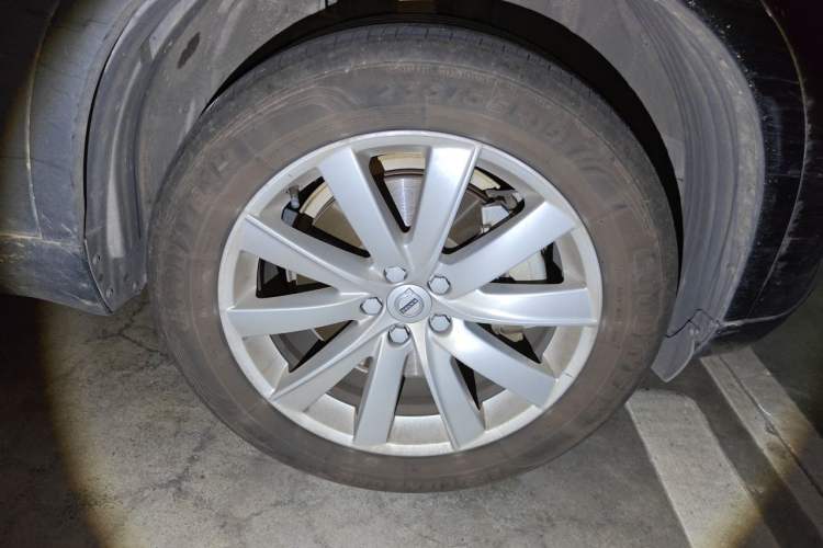 Used Volvo XC90 2018 T5 Zhiyi Edition 7-Seater Right Front Wheel Hub