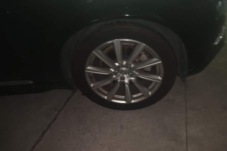 Used Volvo XC90 2018 T6 Prestige 7-Seater Right Front Wheel Hub