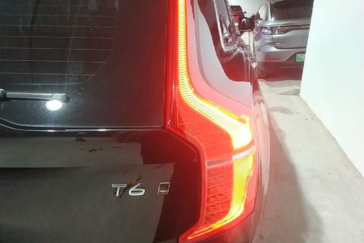 Used Volvo XC90 2018 T6 Zhiyi Edition 7-Seater Right Rear Taillight