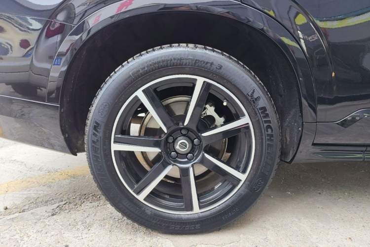 Used Volvo XC90 2018 T5 Zhiyi Edition 5-seater Right Rear Wheel Hub
