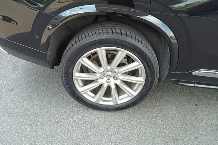 Used Volvo XC90 2018 T6 Zhiya Edition 7-seater Right Rear Wheel Hub