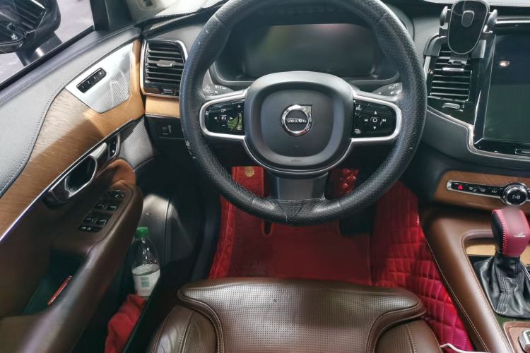 Used Volvo XC90 2018 T6 Prestige 7-Seater Steering Wheel