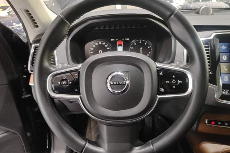 Used Volvo XC90 2018 T6 Prestige 7-Seater Steering Wheel