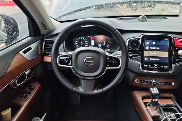 Used Volvo XC90 2018 T6 Prestige 7-Seater Steering Wheel