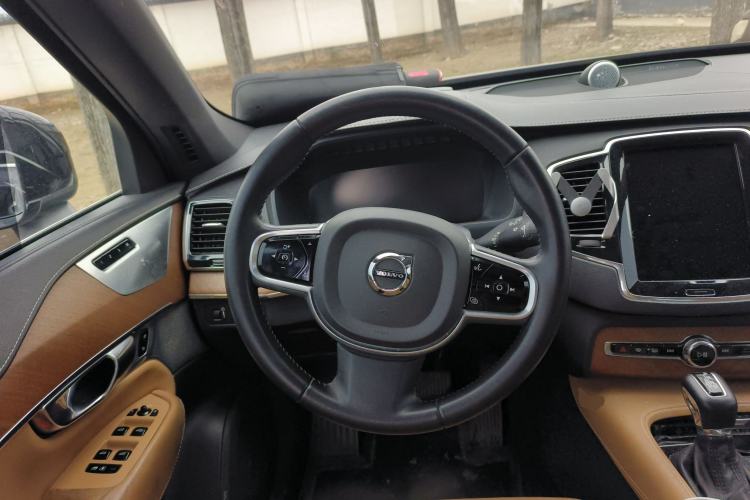 Used Volvo XC90 2018 T6 Prestige 7-Seater Steering Wheel