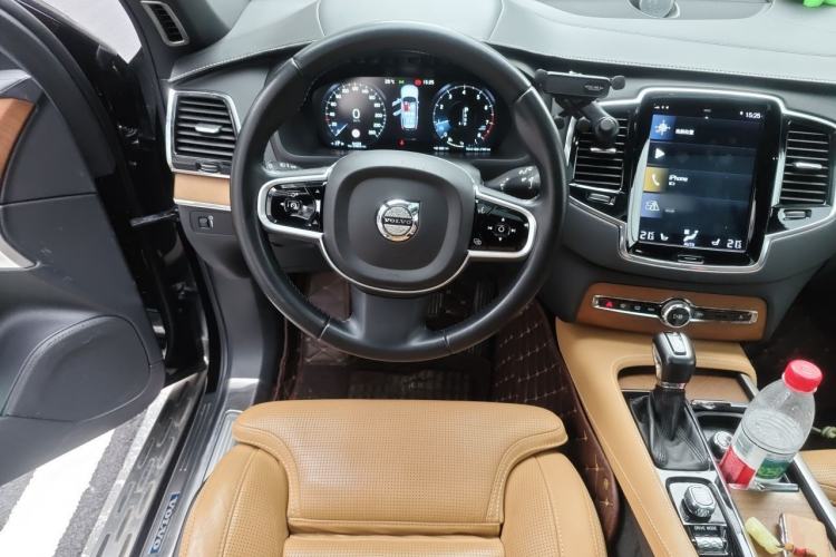 Used Volvo XC90 2018 T6 Prestige 7-Seater Steering Wheel