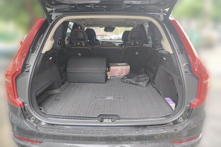 Used Volvo XC90 2018 T6 Zhiyi Edition 7-Seater Trunk