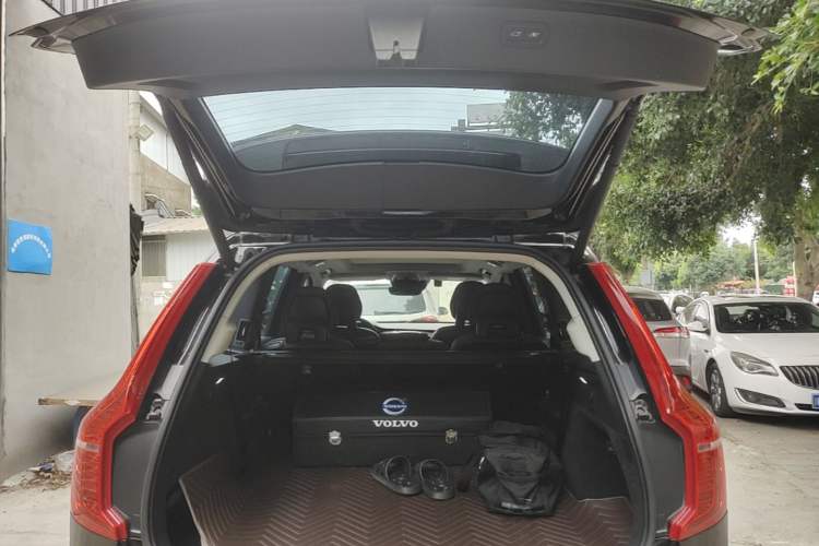 Used Volvo XC90 2018 T6 Zhiyi Edition 7-Seater Trunk