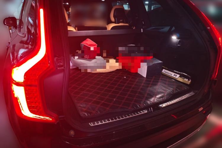 Used Volvo XC90 2018 T6 Zhiyi Edition 7-Seater Trunk