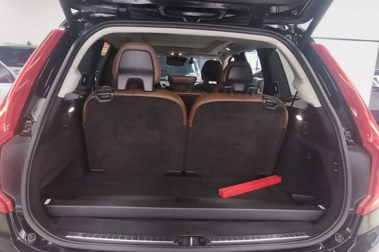 Used Volvo XC90 2018 T6 Zhiya Edition 7-seater Trunk