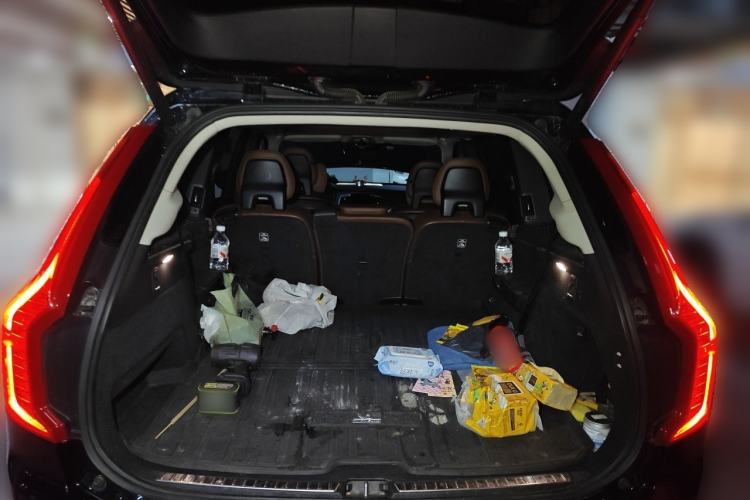 Used Volvo XC90 2018 T6 Prestige 7-Seater Trunk