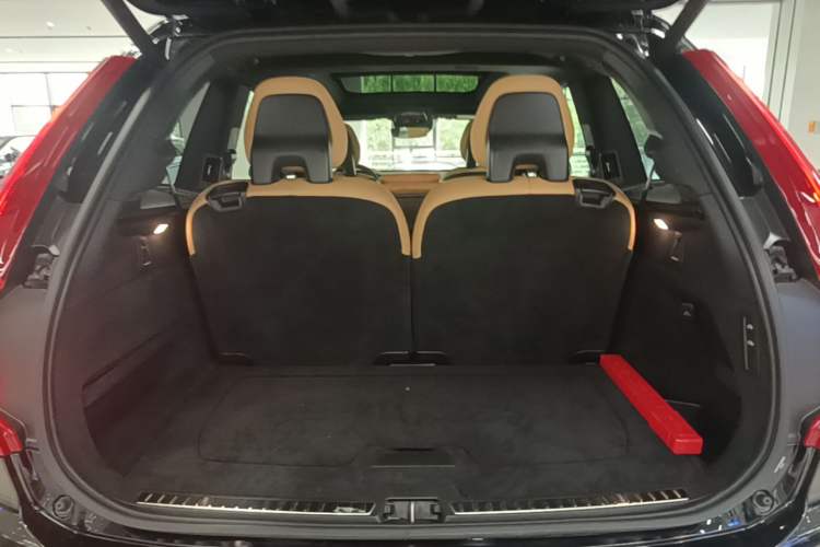 Used Volvo XC90 2018 T6 Zhiya Edition 7-seater Trunk