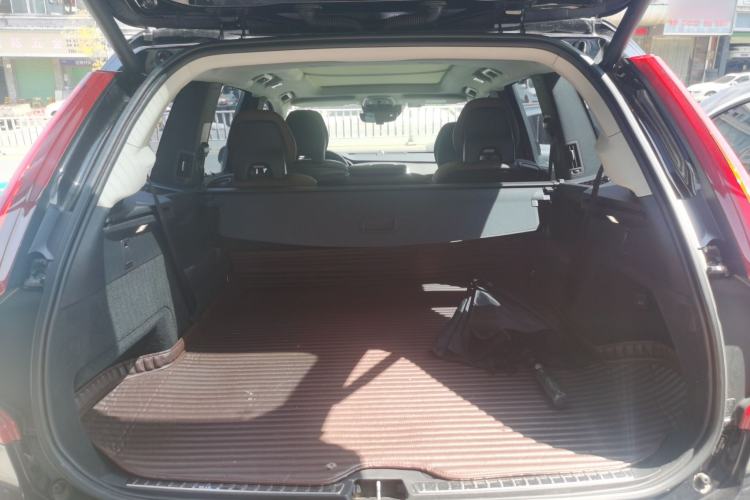 Used Volvo XC90 2018 T6 Zhiyi Edition 7-Seater Trunk