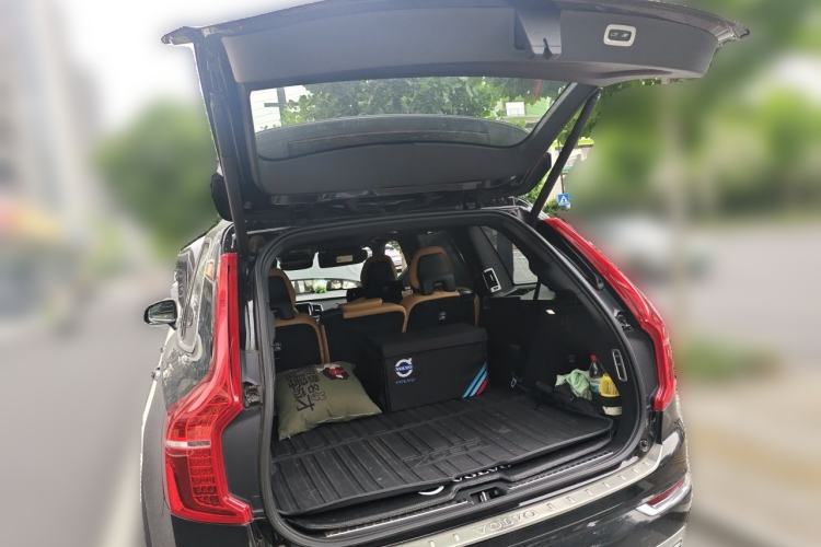 Used Volvo XC90 2018 T6 Prestige 7-Seater Trunk