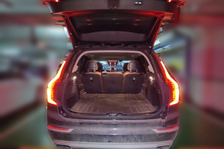 Used Volvo XC90 2018 T6 Zhiya Edition 7-seater Trunk