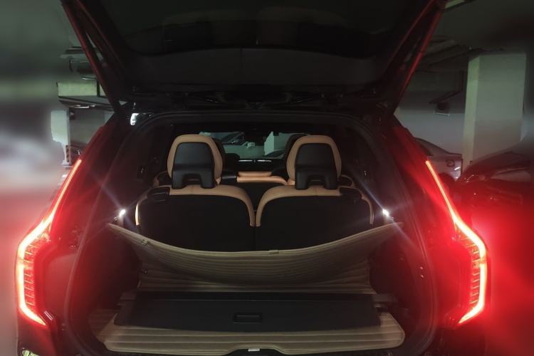 Used Volvo XC90 2018 T6 Prestige 7-Seater Trunk