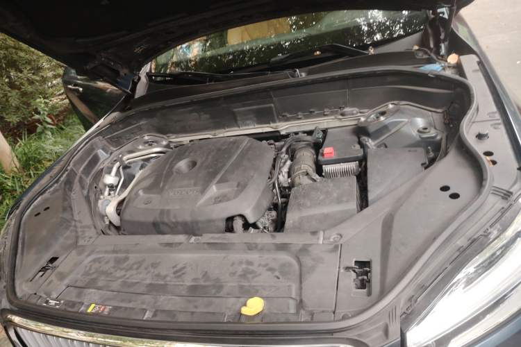 Used Volvo XC90 2018 T6 Zhiyi Edition 7-Seater Engine Bay