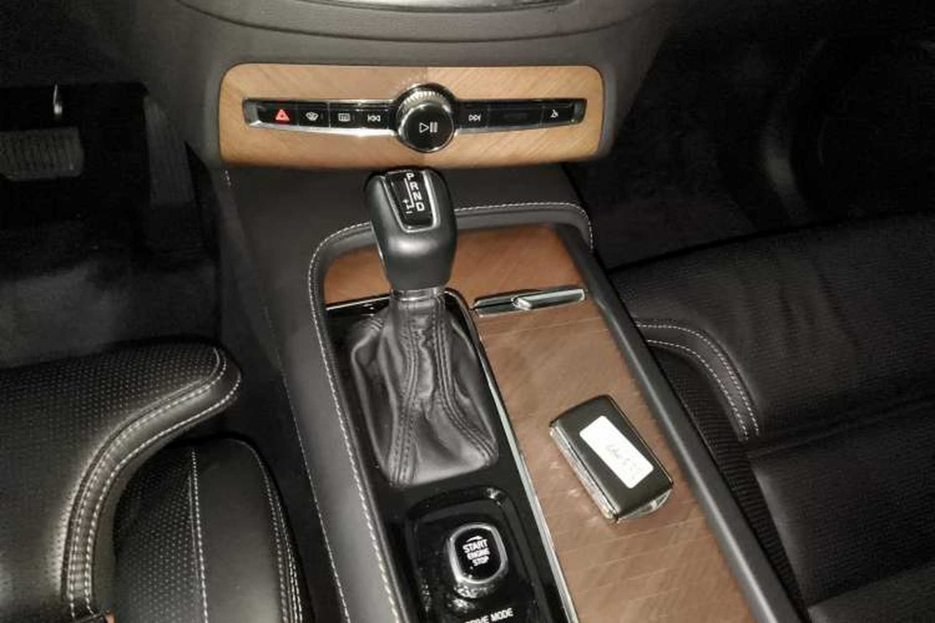 Used Volvo XC90 2018 T6 Prestige 7-Seater Gear Lever