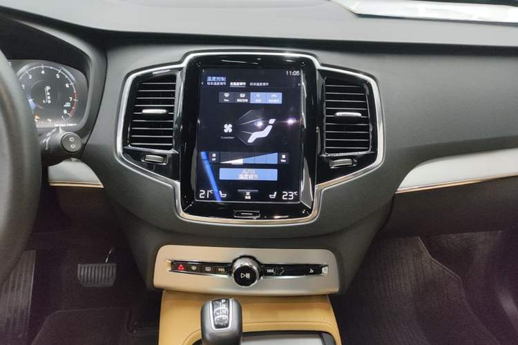 Used Volvo XC90 2018 T6 Zhiyi Edition 7-Seater Audio And AC Panel