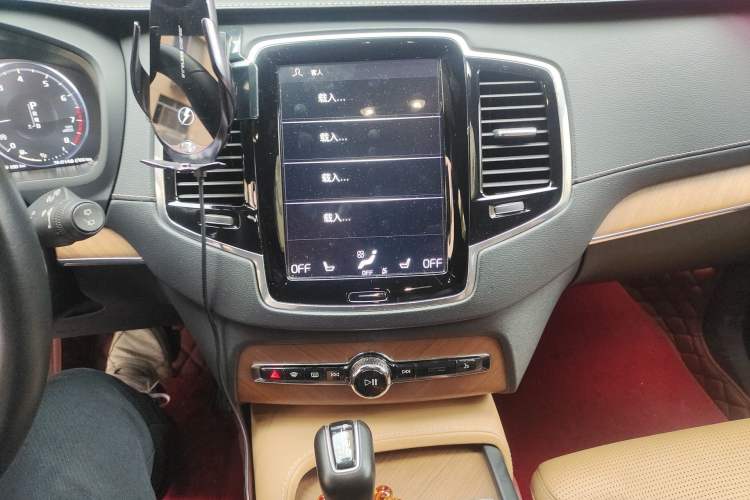 Used Volvo XC90 2018 T6 Prestige 7-Seater Audio And AC Panel