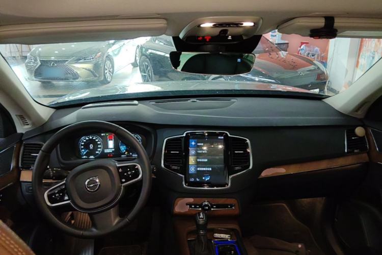 Used Volvo XC90 2018 T6 Zhiya Edition 7-seater Center Console