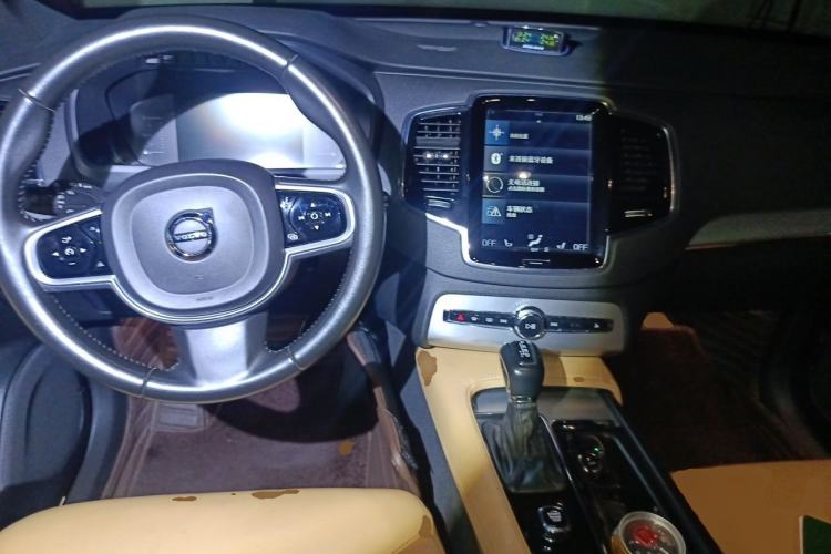 Used Volvo XC90 2018 T5 Zhiyi Edition 7-Seater Center Console