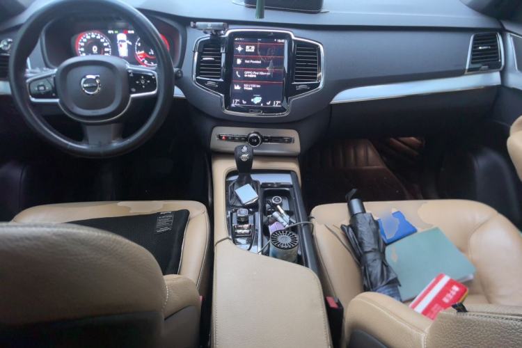 Used Volvo XC90 2018 T6 Zhiyi Edition 7-Seater Center Console