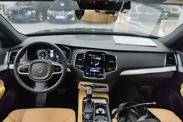 Used Volvo XC90 2018 T6 Zhiyi Edition 7-Seater Center Console