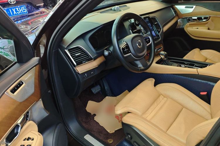 Used Volvo XC90 2018 T6 Prestige 7-Seater Driver Seat
