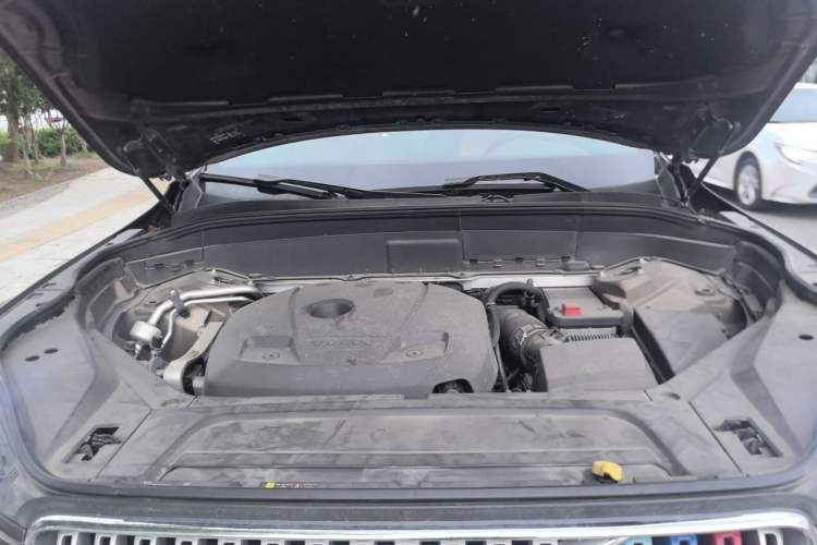 Used Volvo XC90 2018 T6 Zhiyi Edition 7-Seater Engine Bay