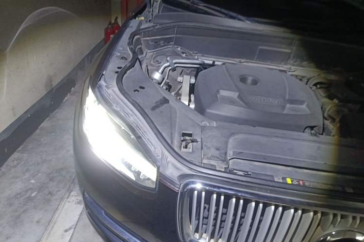 Used Volvo XC90 2018 T5 Zhiyi Edition 7-Seater Engine Bay Right
