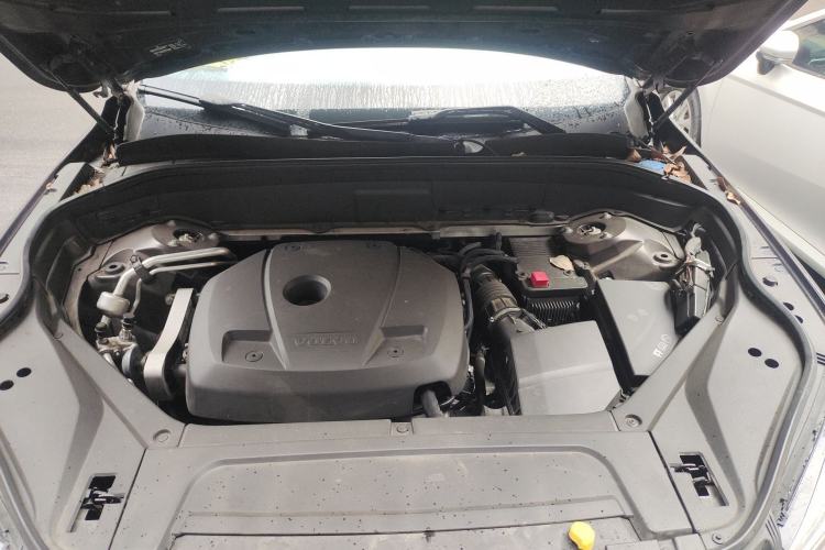 Used Volvo XC90 2018 T6 Prestige 7-Seater Engine Bay