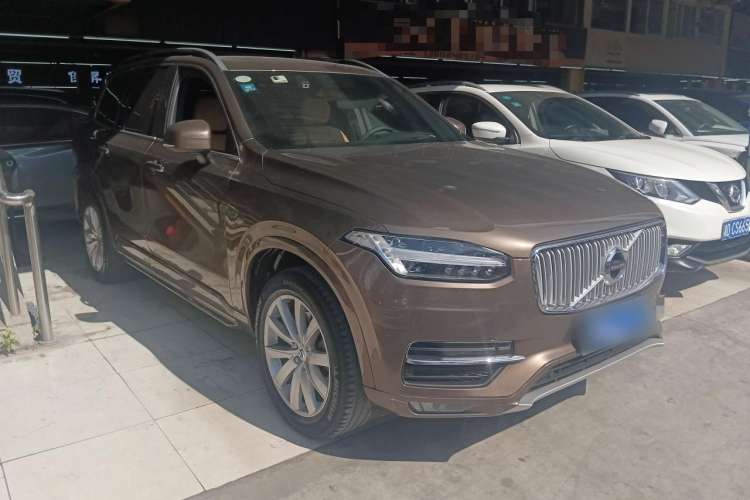 Used Volvo XC90 2018 T6 Zhiyi Edition 7-Seater Front Right 45 Deg